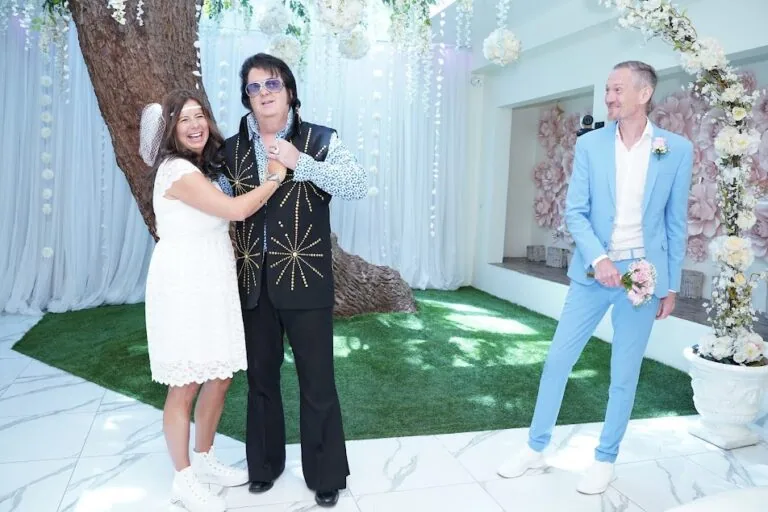 How Much Does an Elvis Wedding Cost in Las Vegas? - Image